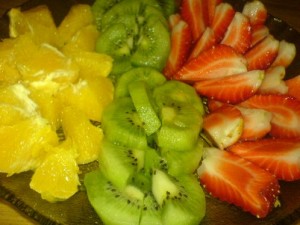 קיווי, תותים ופירות הדר הם מקור מצויין לויטמין C